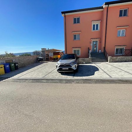 Family Village Apartment Vrh  Dış mekan fotoğraf