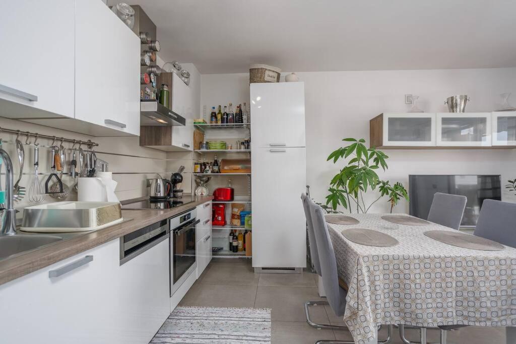 Family Village Apartment Vrh  Dış mekan fotoğraf