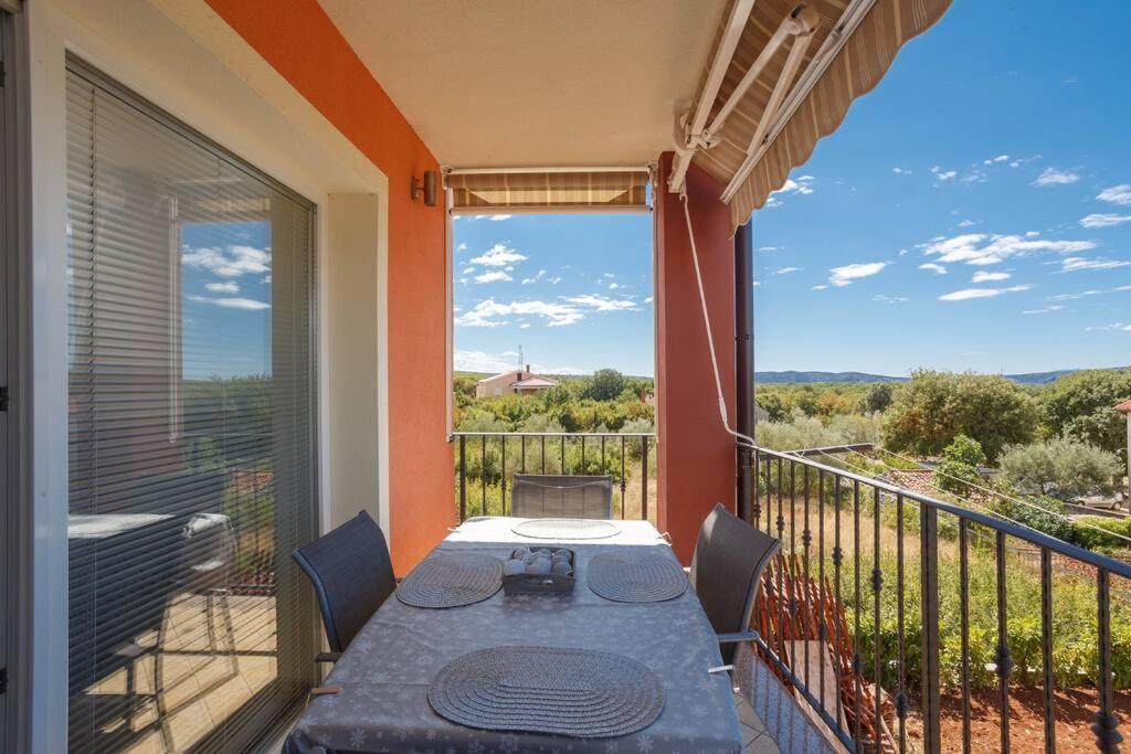 Family Village Apartment Vrh  Dış mekan fotoğraf
